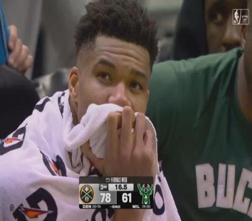 埃弗顿名将,半场肘击曼,联球员遭,万博manbetx体育,万博max官网,万博体育平台,万博体育app下载