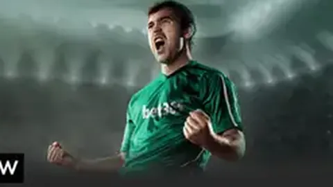 美国解说员因点评郑钦文对手外貌遭停职，中新体育独家报道